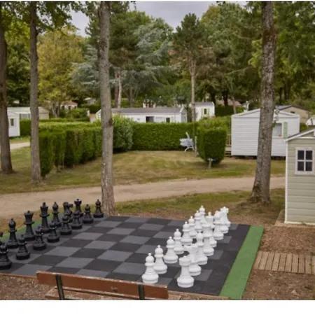 مكان تخييم Location Mobil-home Le Parc Des Roches *