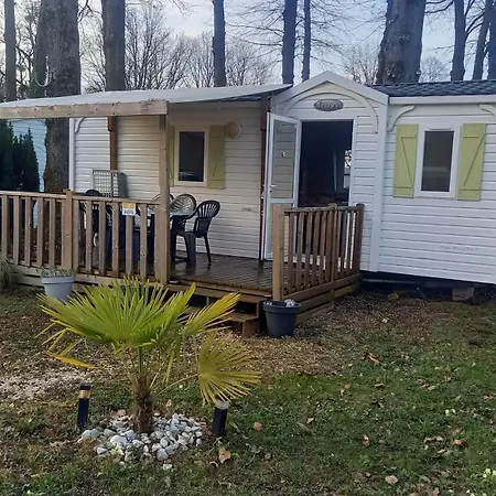 مكان تخييم Location Mobil-home Le Parc Des Roches *